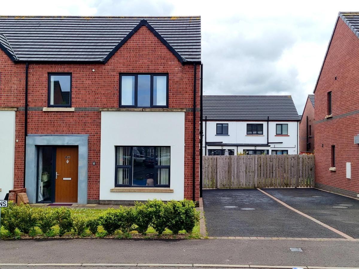 Modern 3 Bedroom Semi Detached Home Limavady Kültér fotó